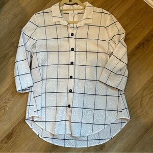 NWOT Habitat white top with navy stripes size Medium